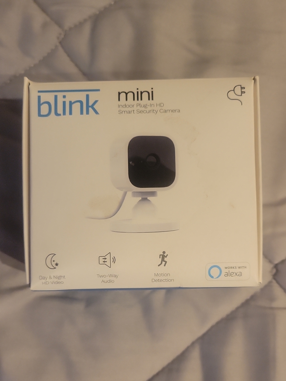 Blink Mini Indoor Plug-In HD Smart Security Camera - White